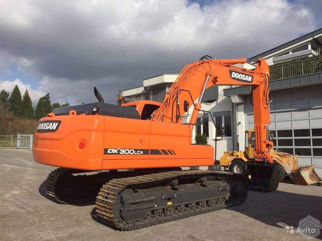 Экскаватор гусеничный Doosan 300