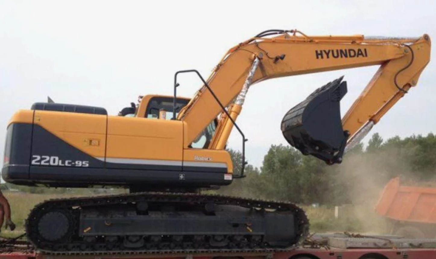 Экскаватор гусеничный Hyundai HX220S 220