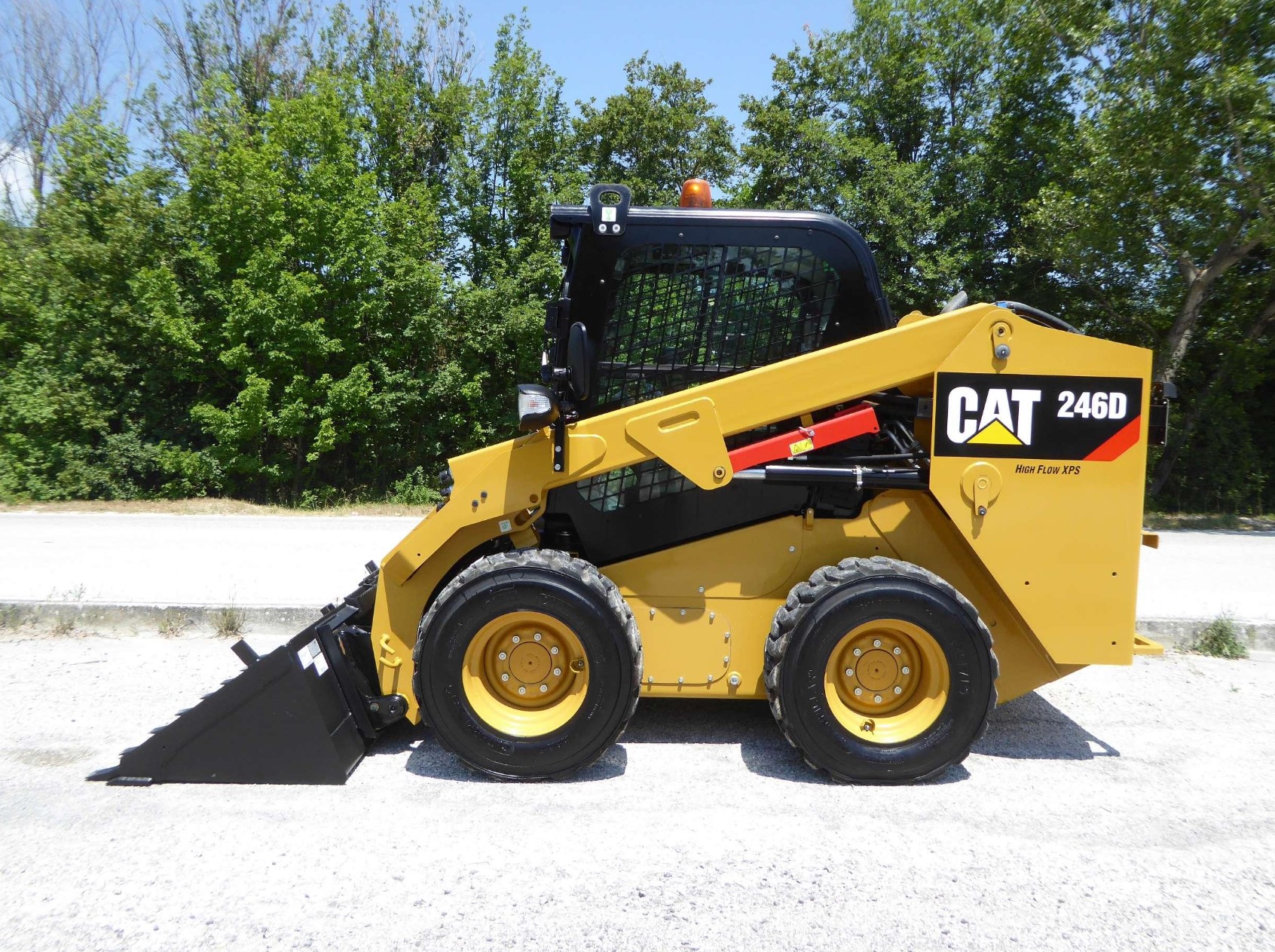 Мини-погрузчик Caterpillar 246