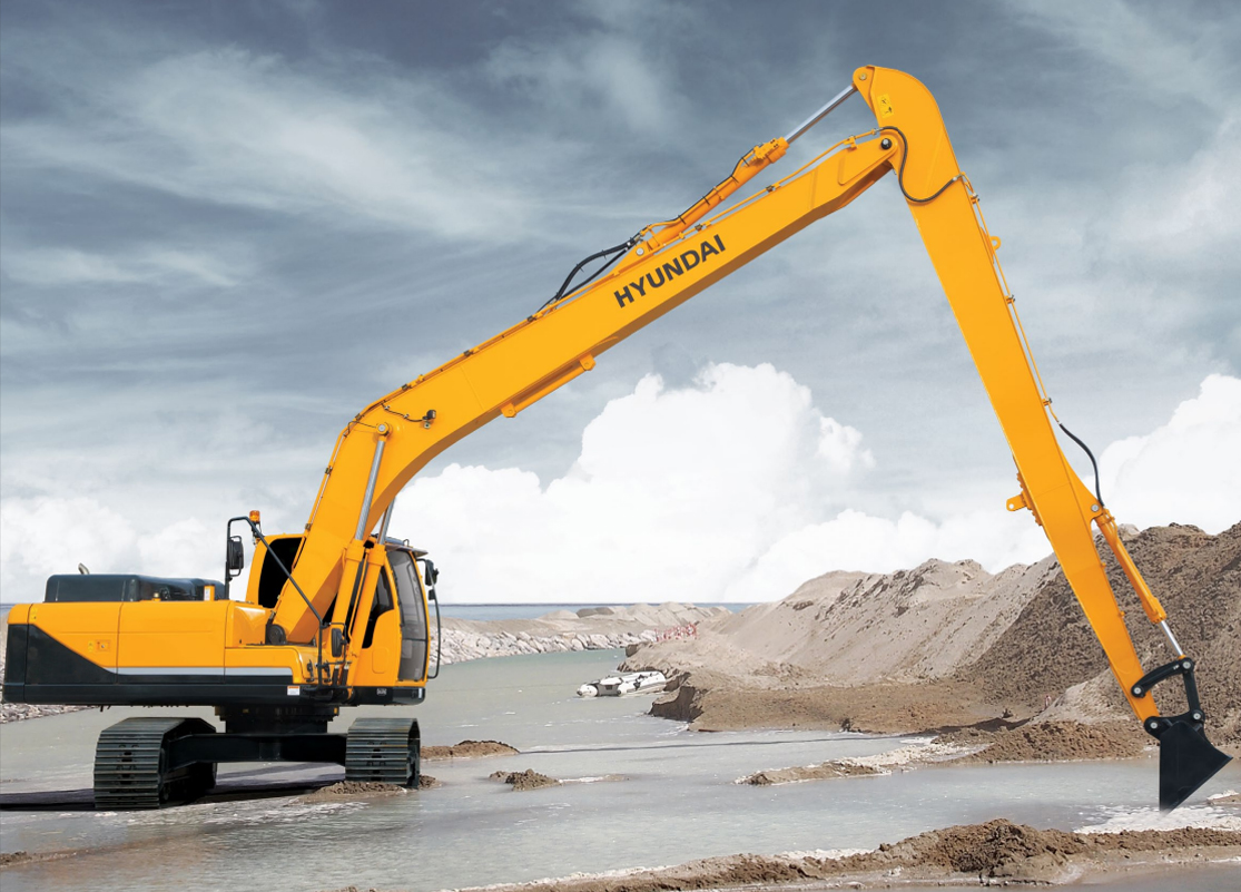 Длиннорукий экскаватор Hyundai 220